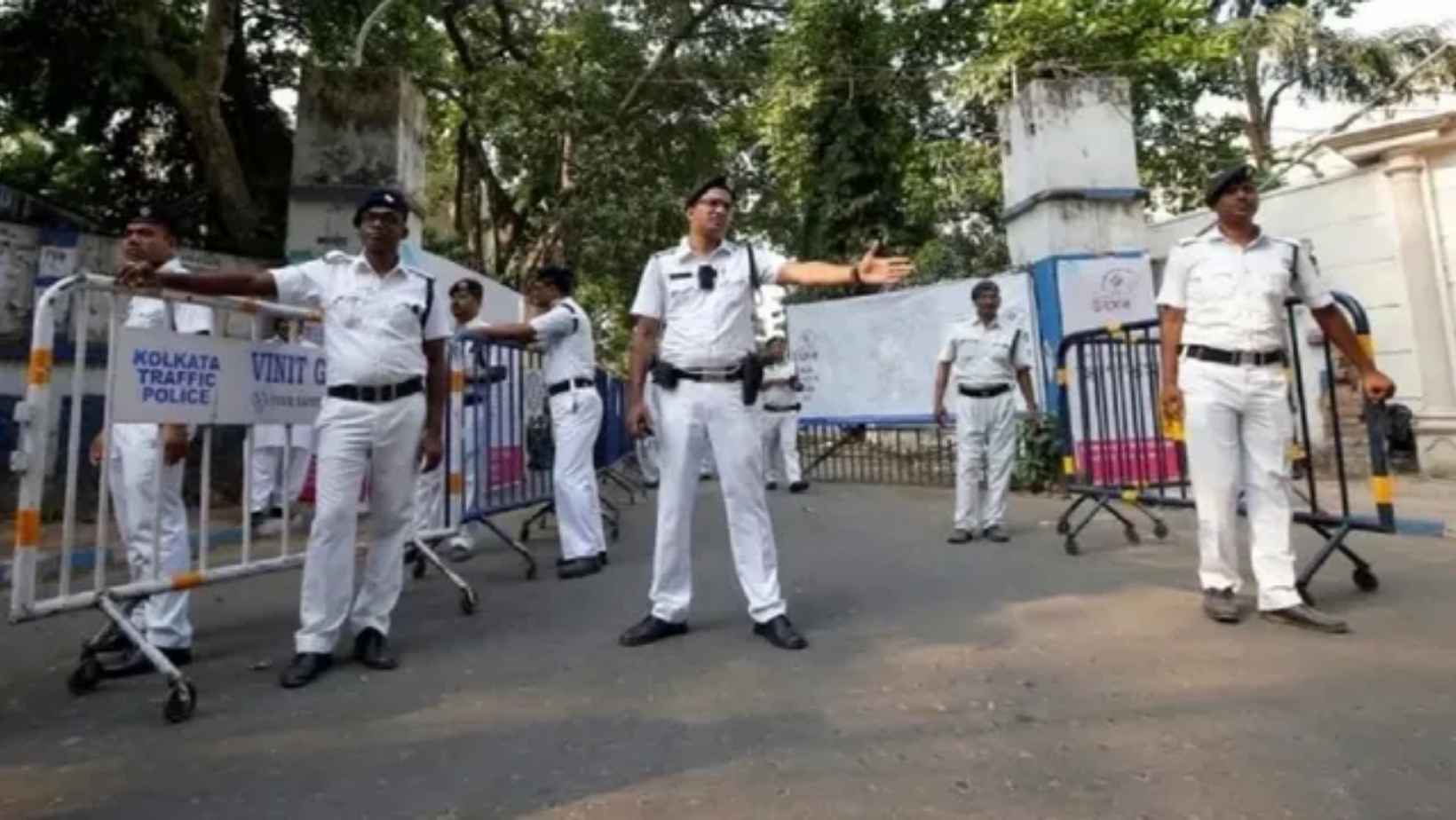 Bengal Election Diamond Harbour Police Officers Suspended Eci
