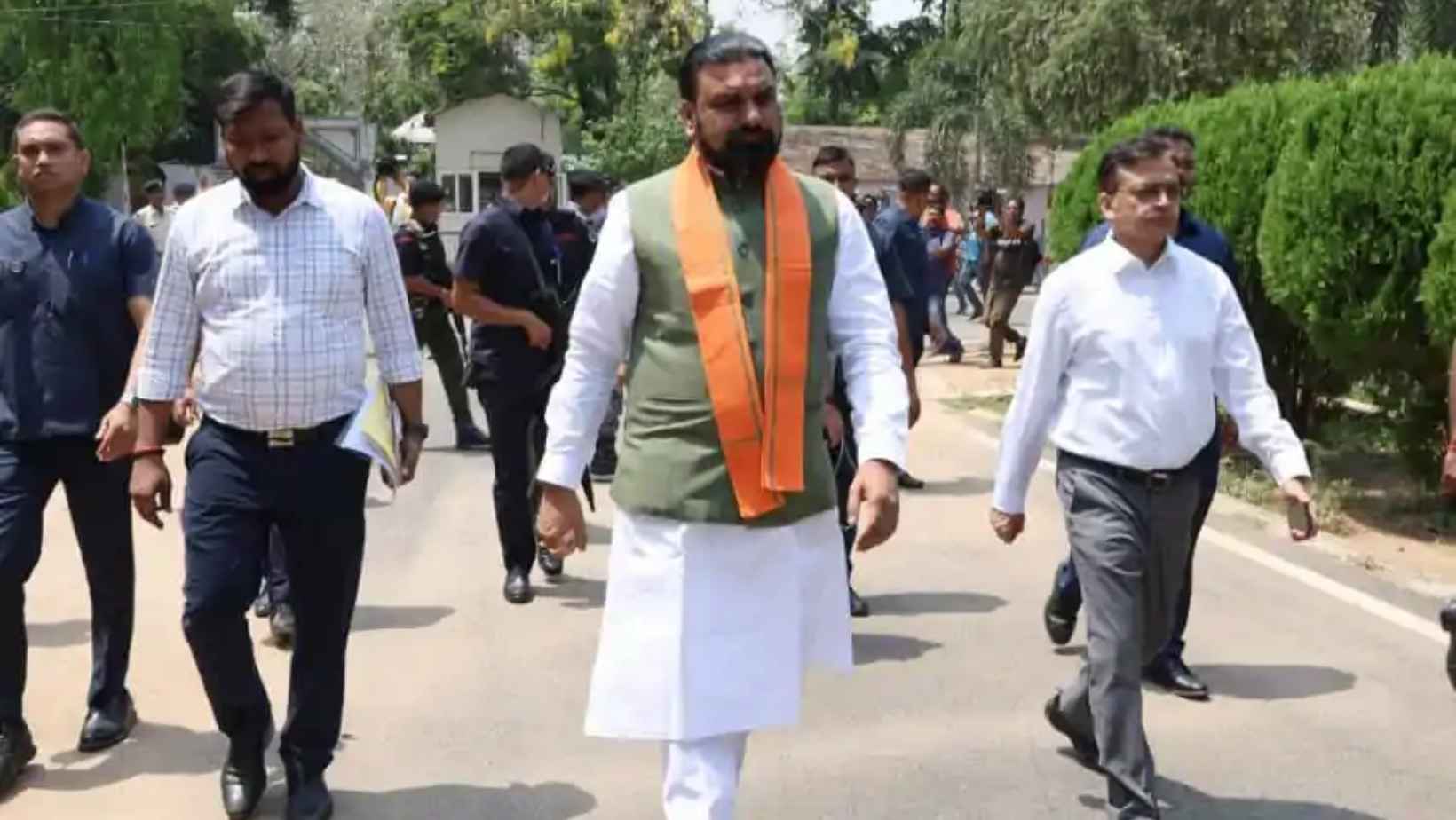 Samrat Chaudhary Fuel Saving Campaign Walk To Secretariat Bihar